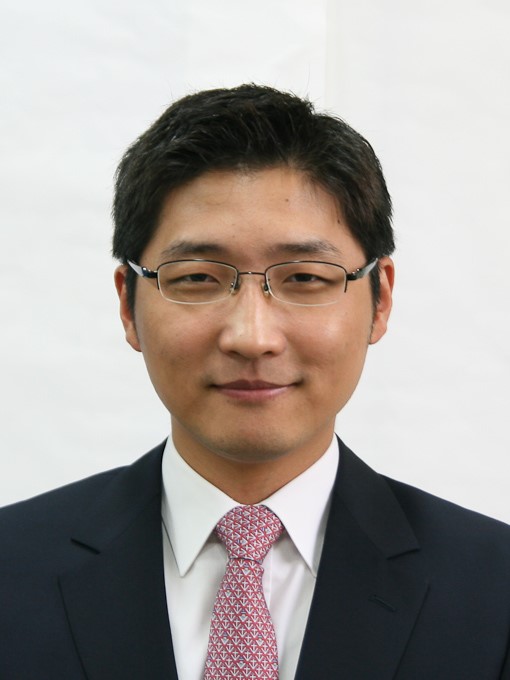 Chang Woo Lee