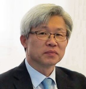 Sanghyun Lee Headshot